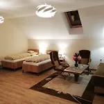 Noclegi Pod Lasem
